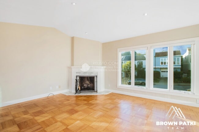 Building Photo - 575 Teresita Blvd