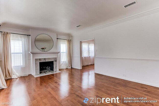 Foto del edificio - 3 br, 1.5 bath House - 2720 West 83rd Stre...