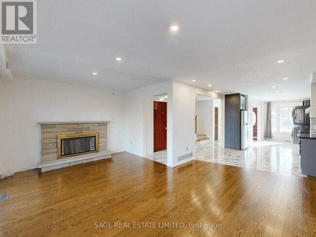 Building Photo - 64 Durness Ave