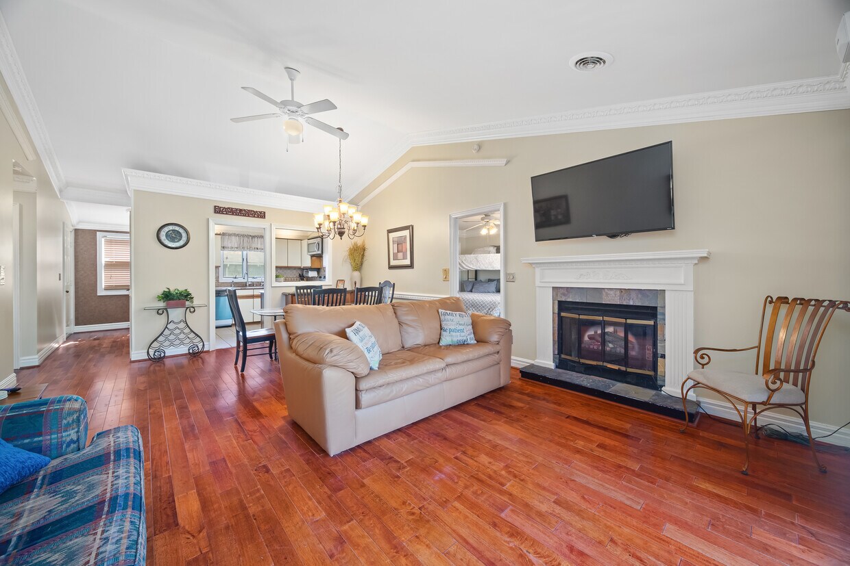 FURNISHED 2 BR 2 BA Condo Overlooking Asheville City below - LESS THAN 5 Minutes to hospitals & City - 510 Windswept Dr