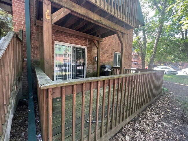 Foto del edificio - 1985 Tall Oaks Dr