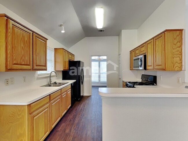 Foto del edificio - 1204 Buehler Ct