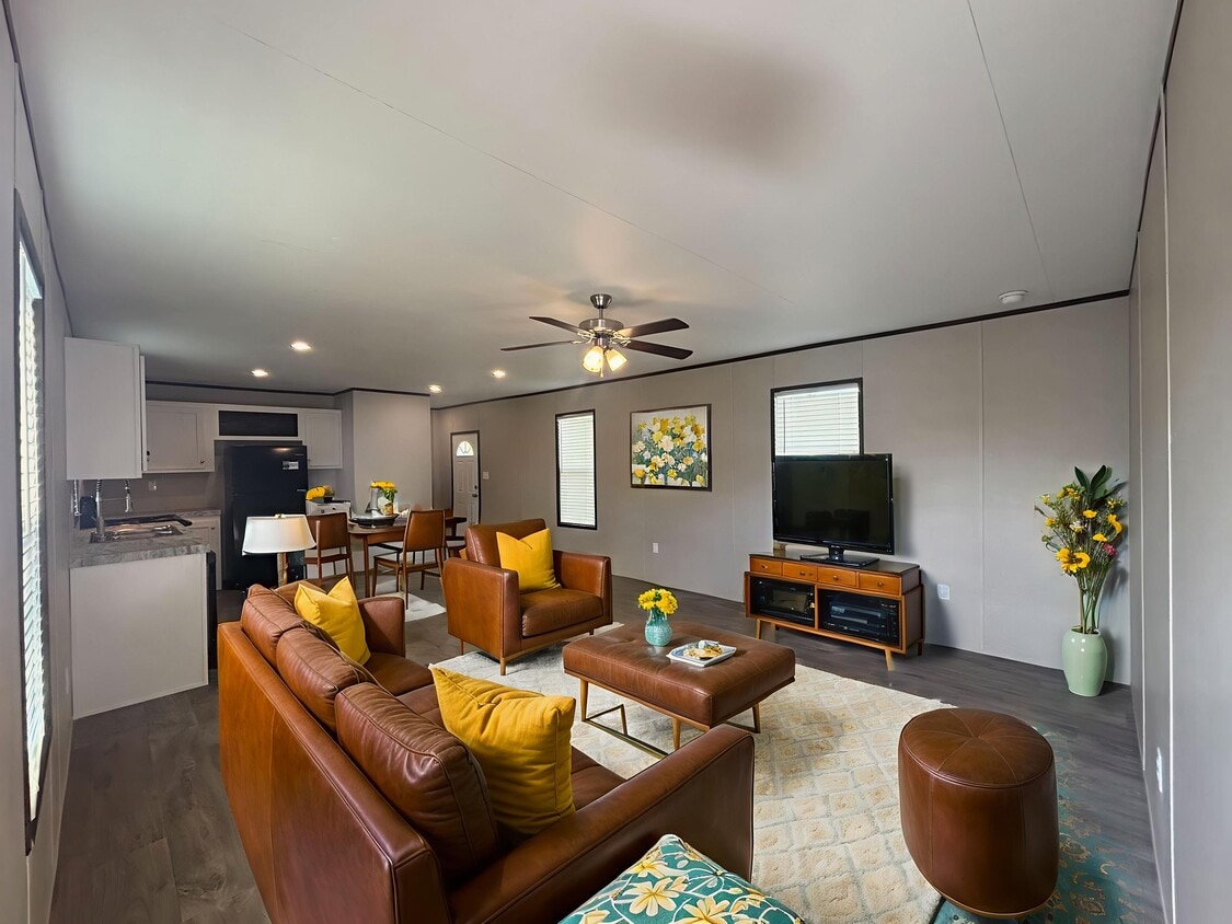 Primary Photo - 203 Linda St