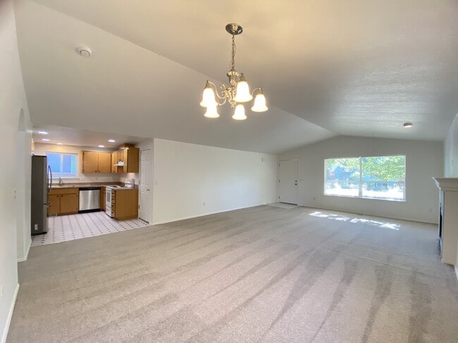 Open Floorplan - 12733 SE 23rd Avenue