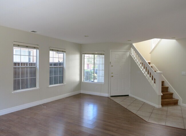 Foto del edificio - 1572 Firestone Loop