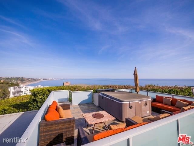 Foto del edificio - 4 br, 4 bath House - 17432 Revello Dr