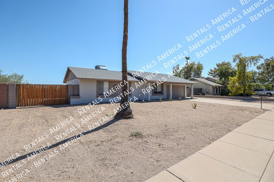 Primary Photo - 1453 W Tonopah Dr