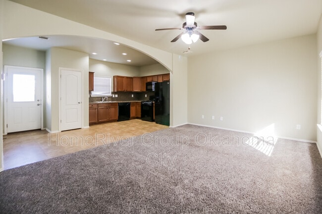 Building Photo - 6105 Courtyards Ct