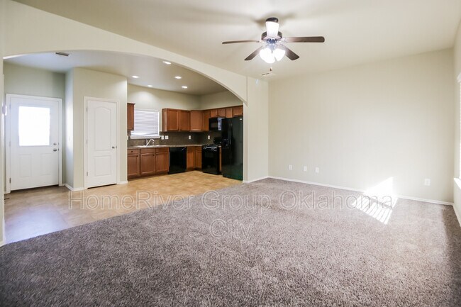 Foto del edificio - 6105 Courtyards Ct