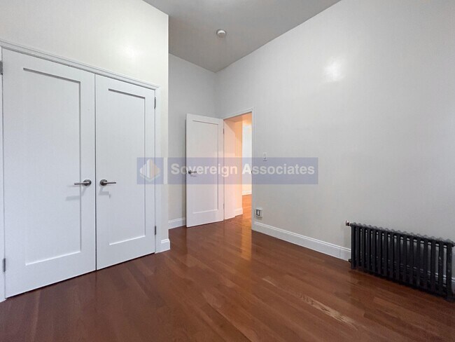Building Photo - 309 W 111th St