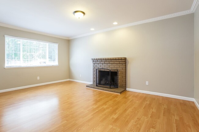 Building Photo - 480 Whitney Ave