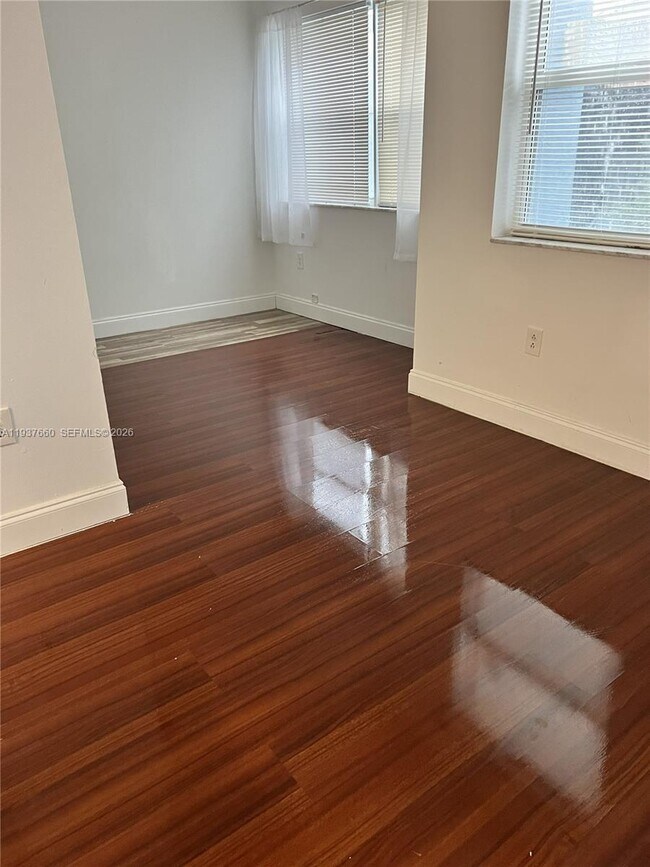 Building Photo - 17500 NW 67th Ct