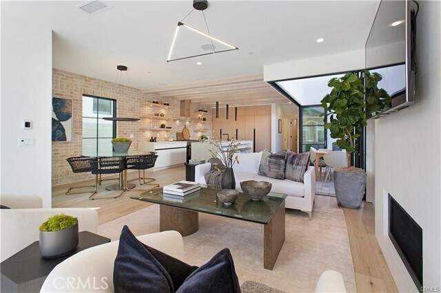 Foto del edificio - 507 Carnation Ave