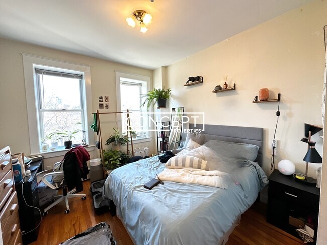 Building Photo - 84 Fenway