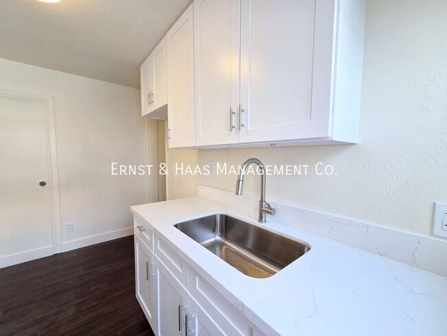 Building Photo - 5544 Atlantic Ave