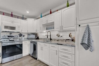 Building Photo - 279 Flanders F