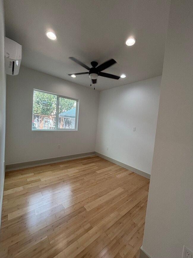 Dormitorio - 2037 St Salazar Cir