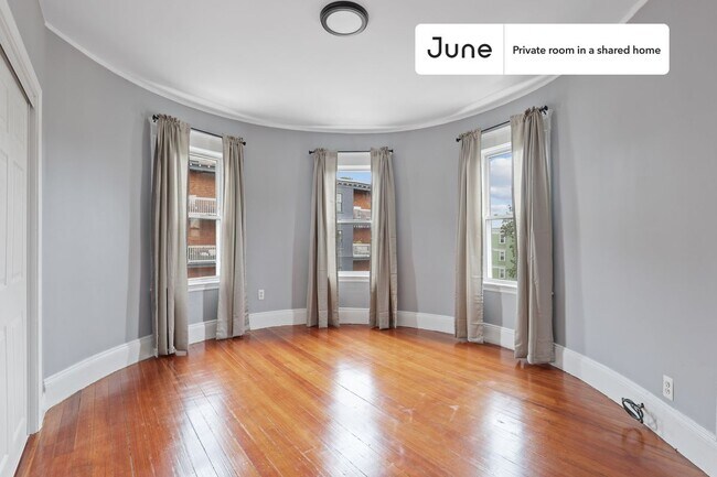 Foto del edificio - Room in Shared 4 bed/1 bath home