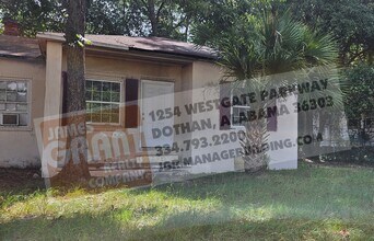 Building Photo - 203 Moates St