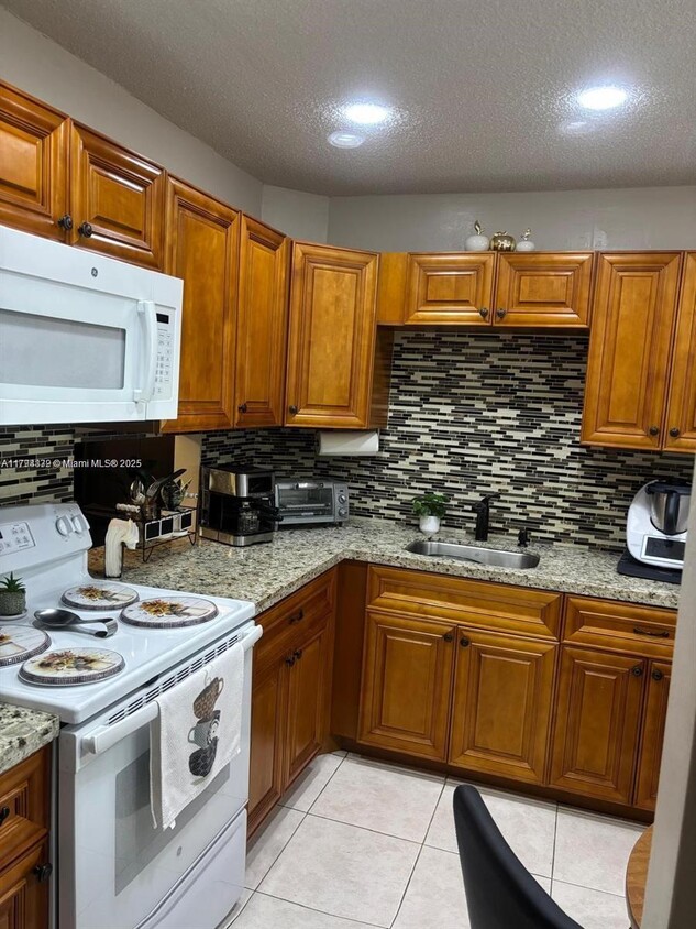 Foto principal - 151 Berkley Rd