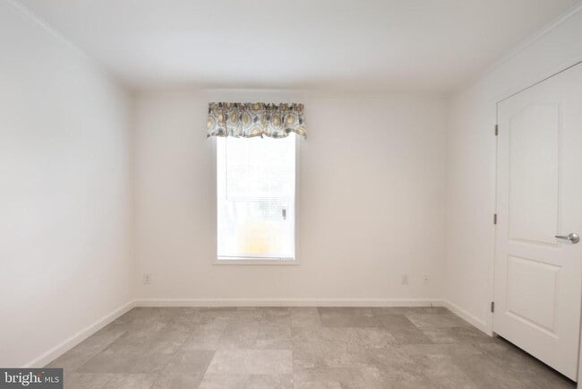 Building Photo - 80 Longbow Ln