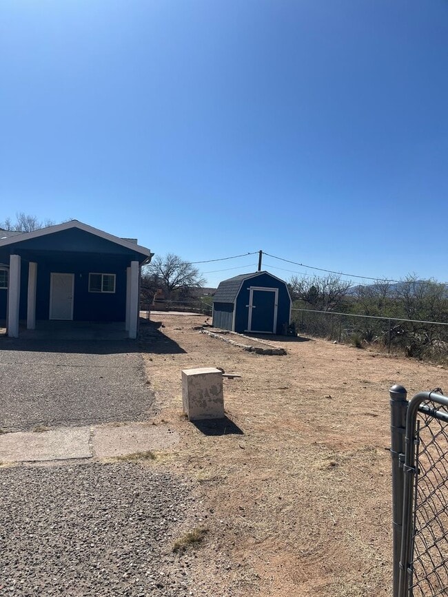 Building Photo - 626 S Huachuca St