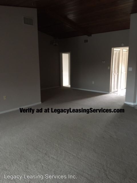 Building Photo - 7204 Country Club Dr