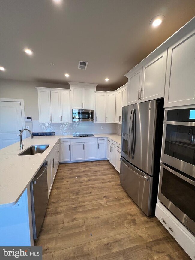 Building Photo - 44581 Wolfhound Sq