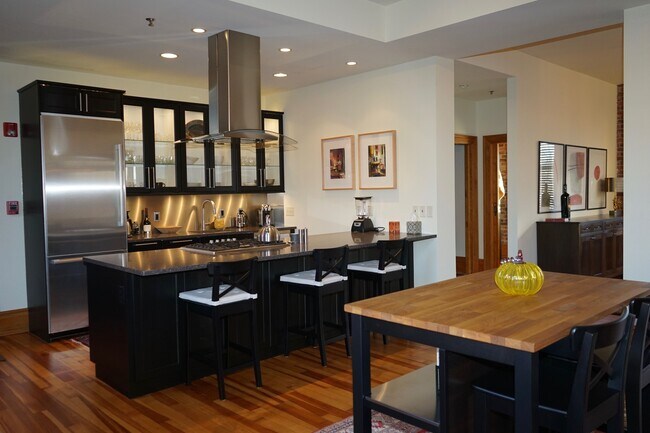 Foto del edificio - 215 W Liberty St