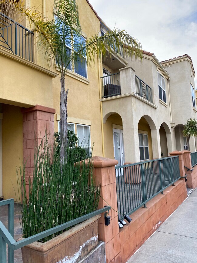 436 Poli St Unit 304, Ventura, CA 93001 Condo for Rent in Ventura, CA