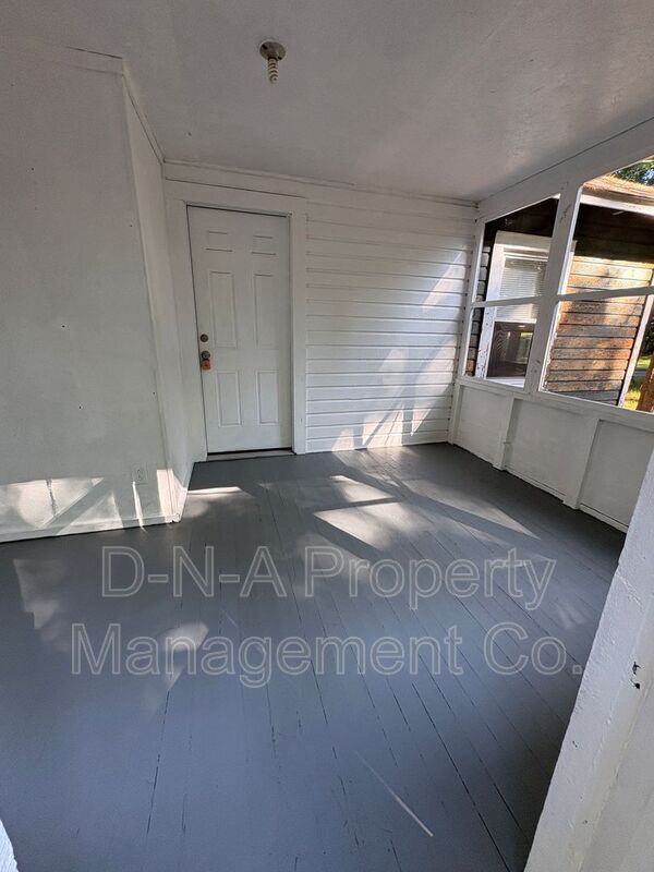 Foto del edificio - 263 Acres Rd
