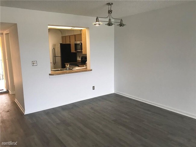 Building Photo - 2 br, 2 bath  - Jacaranda Heights