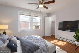 Building Photo - 2415 Ontario Rd NW