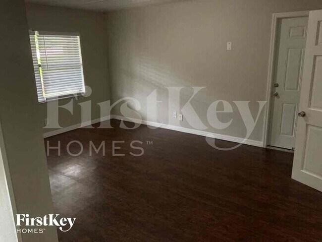 Foto del edificio - 3408 E Knollwood St