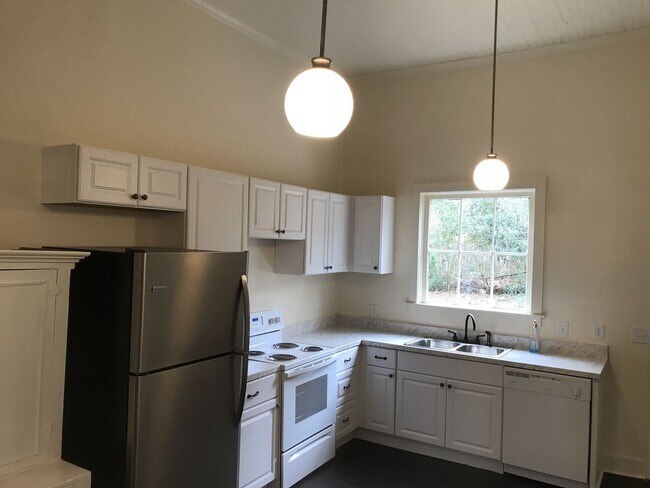 Foto del edificio - Opelika property near Downtown!