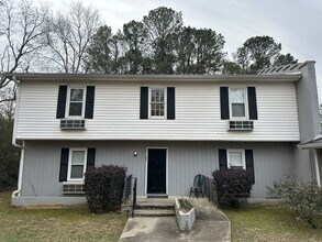 Building Photo - 2481 Paulding St