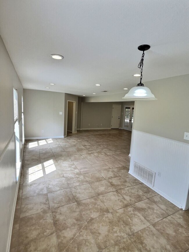 Foto del edificio - 3 Bedroom home located in Ocean Springs