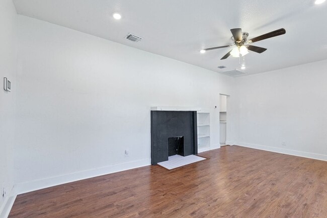Building Photo - 220 Laclede Ave