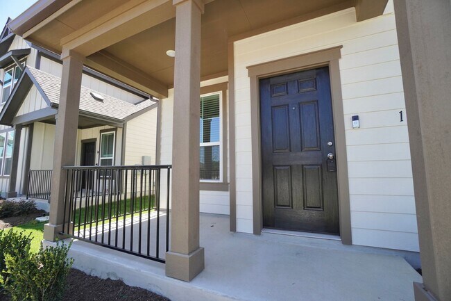 Building Photo - 136 Greinert Dr