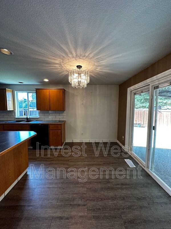 Building Photo - 7107 NE 148th Ct