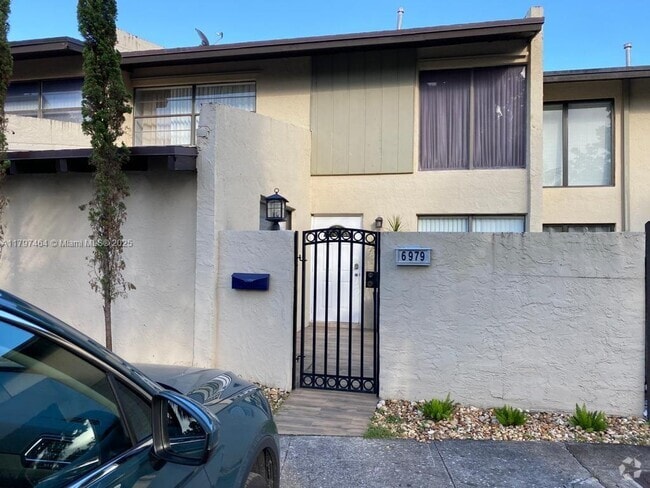 Building Photo - 6979 SW 110th Ct