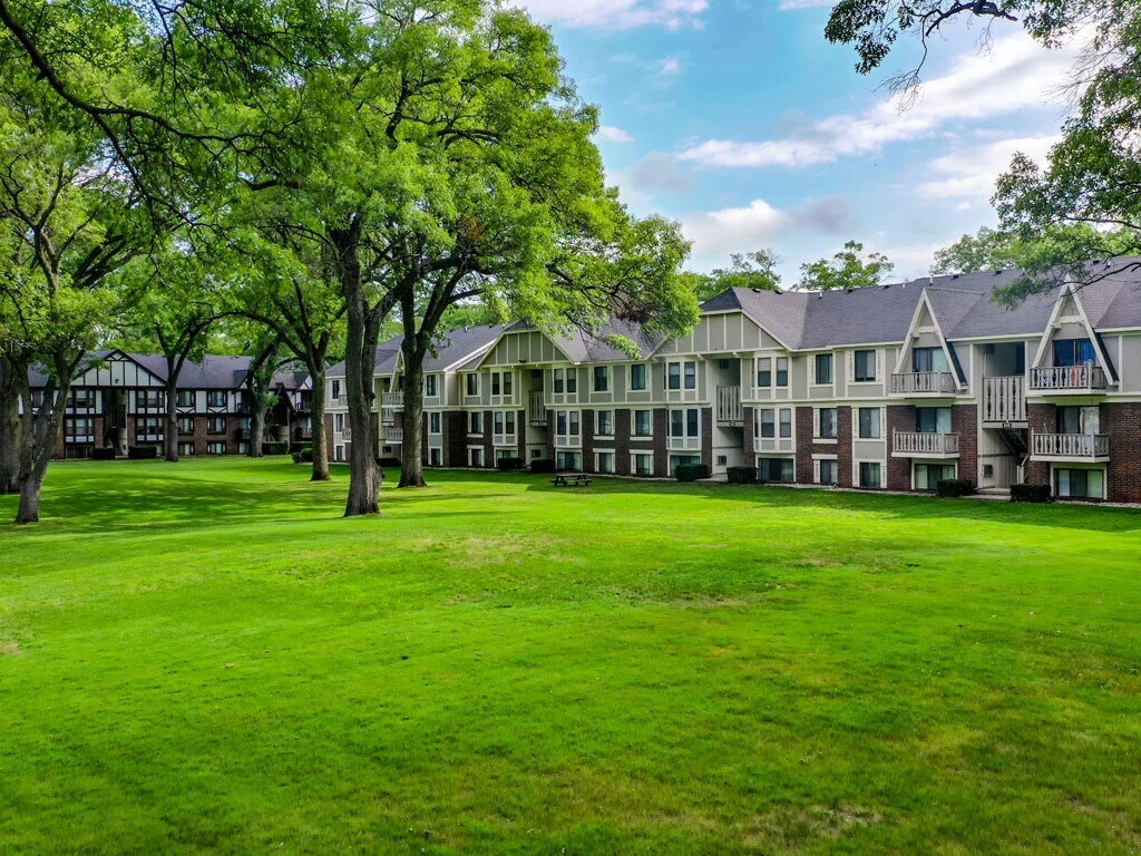 Glen Oaks Apartments Muskegon, MI