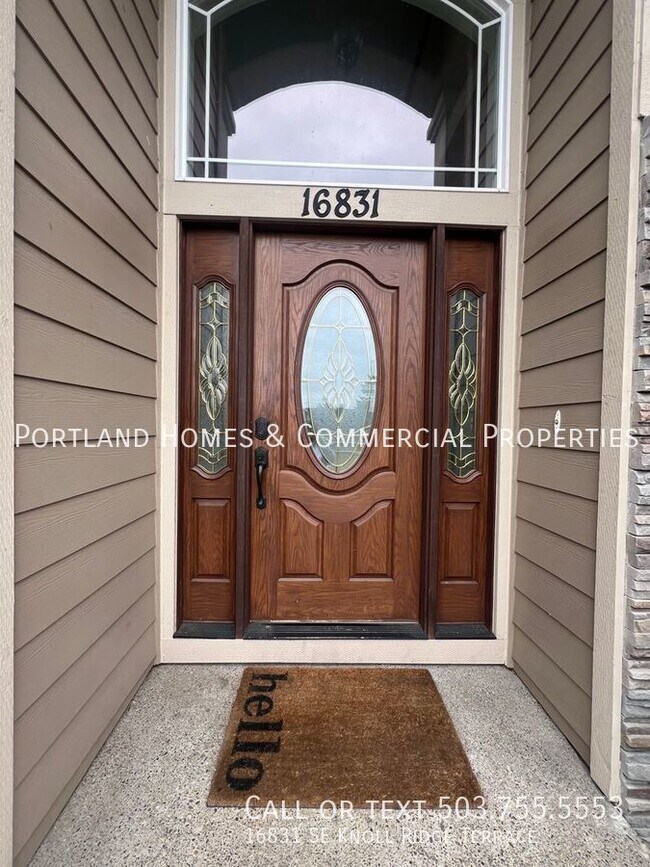 Foto del edificio - Milwaukie 4-Bedroom Home on Corner Lot, Sp...