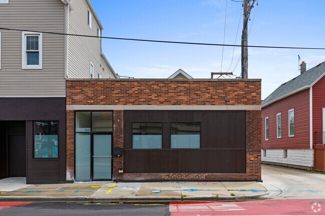 Building Photo - 3121 N California Ave