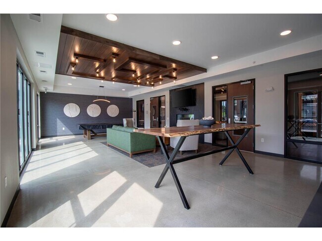 Foto del edificio - 6450 37th Ave NW