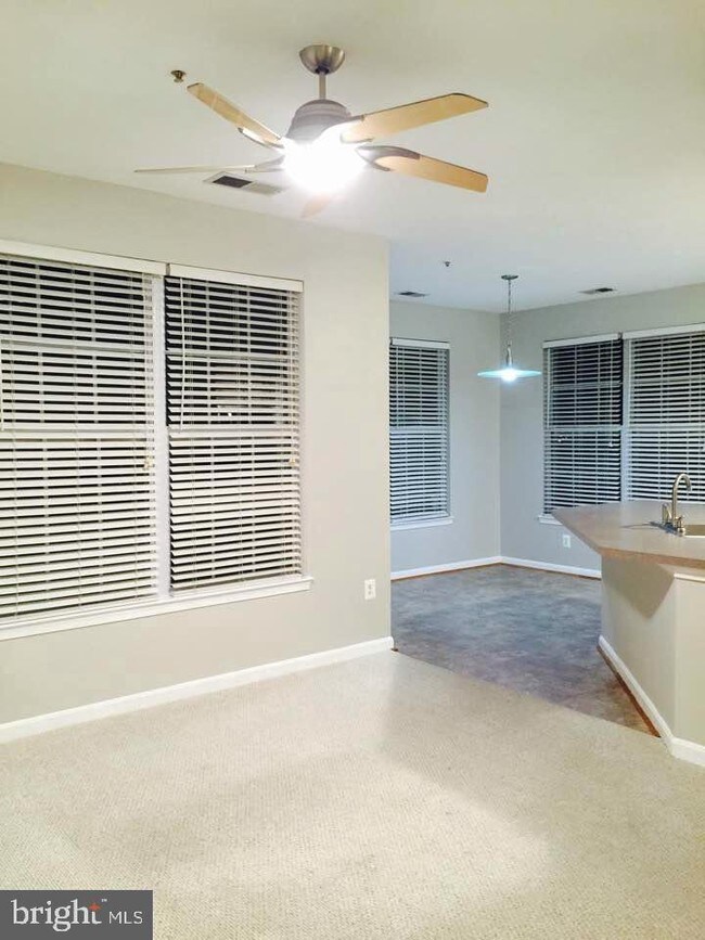 Foto del edificio - 15613 Everglade Ln