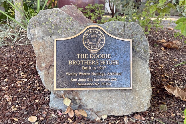 Foto del edificio - Well-Appointed Naglee Park Historic Home