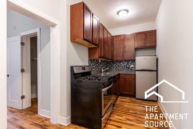 Building Photo - 4635 N Paulina St