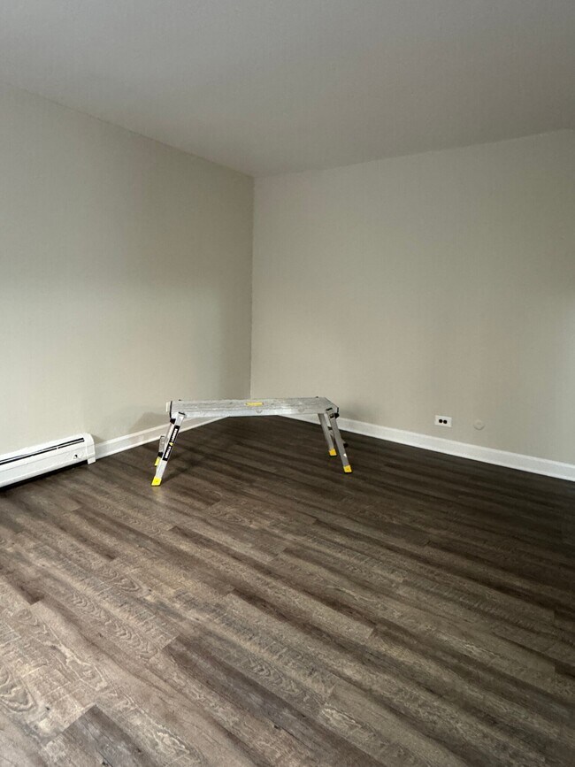 Foto del edificio - 5909 N Kenmore Ave