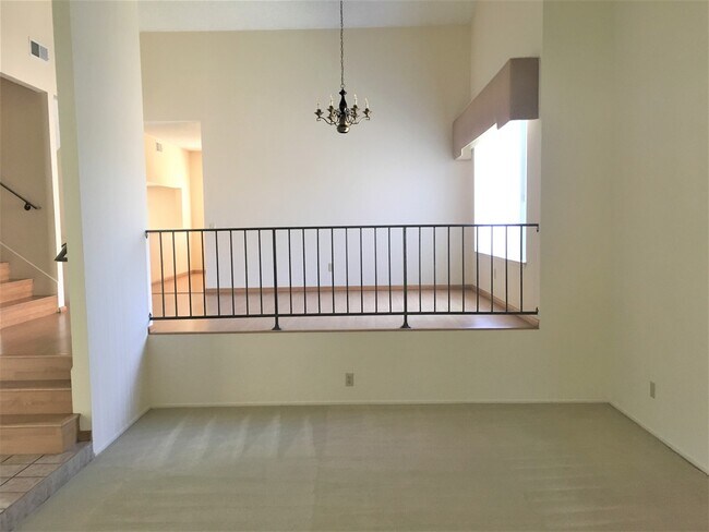 Building Photo - 648 Scottsbluff Dr